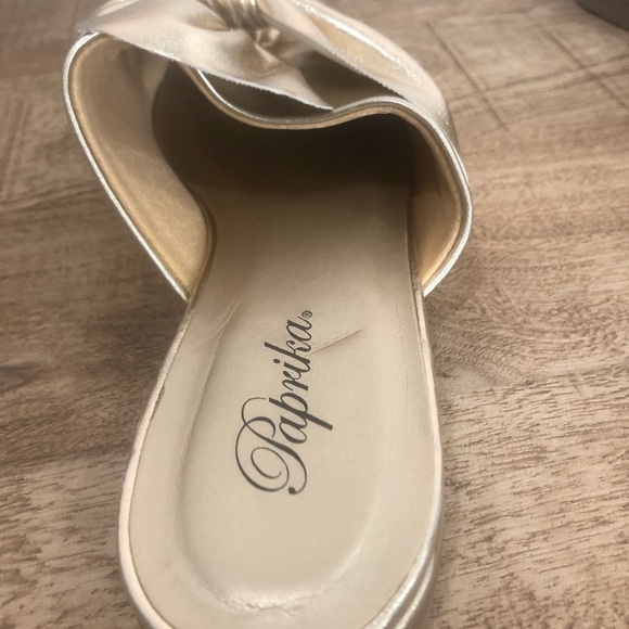 Classic Move Gold Slip On Loafers - Size 8 - Picture 6 of 14